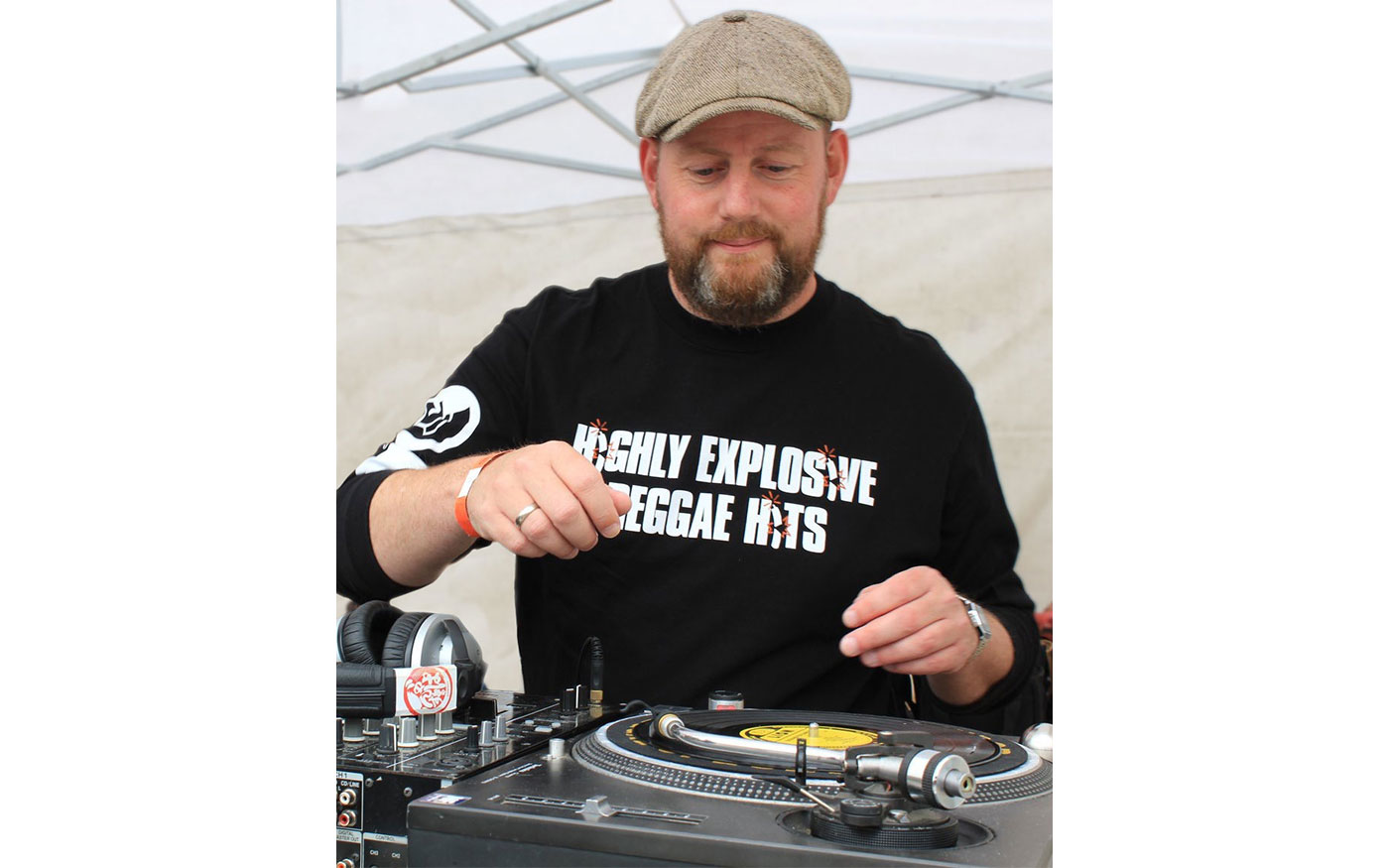 DJ
